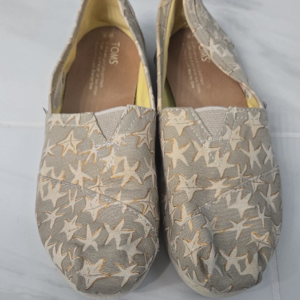 TOMS Gray and Gold Star Pattern Flats